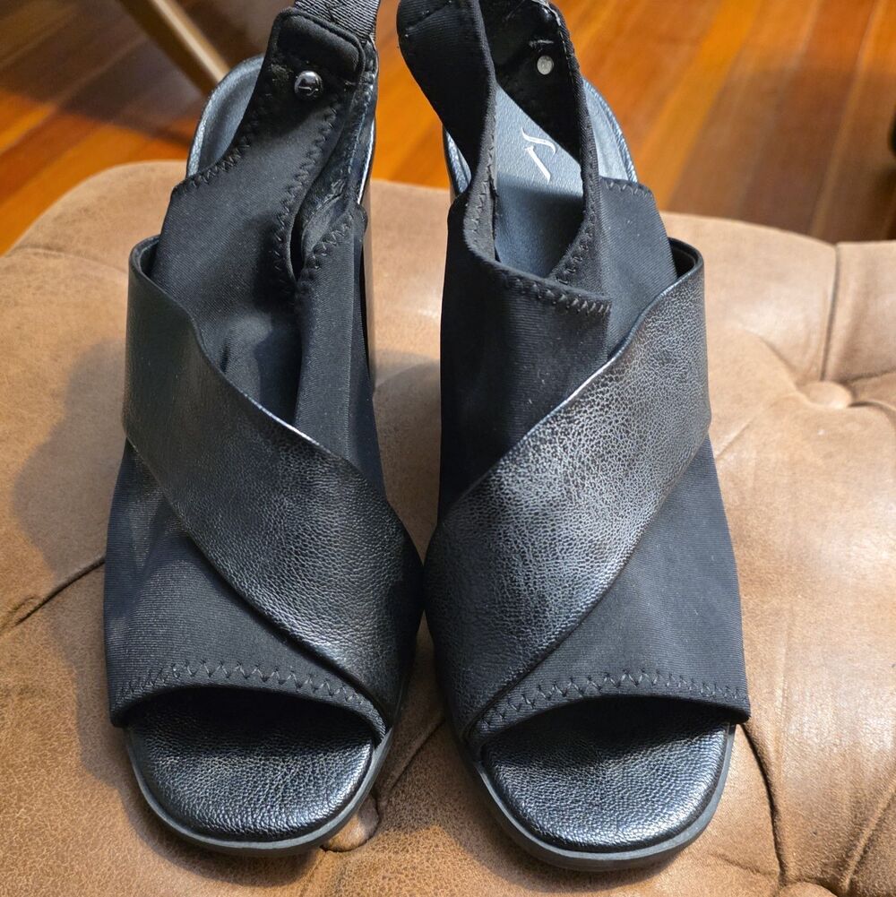 Simply Vera Vera Wang Women’s Black Synthetic Open Toe Slingback Heels 7.5